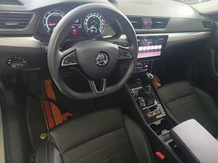 Фото 10 - Skoda Superb