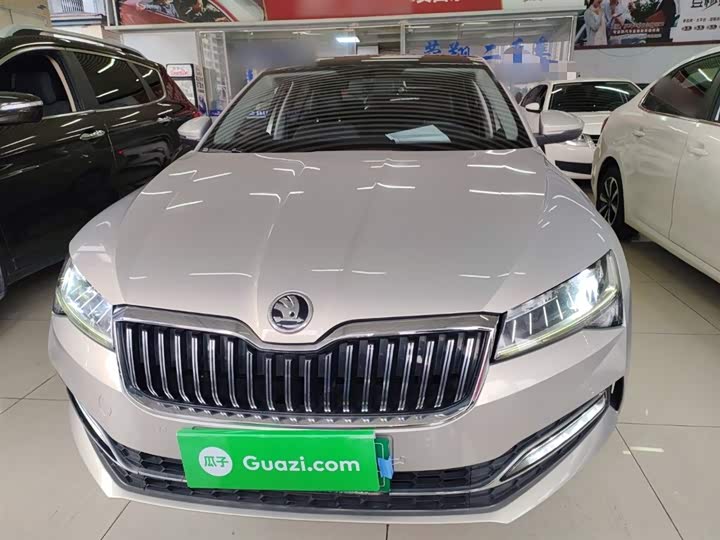 Фото 3 - Skoda Superb