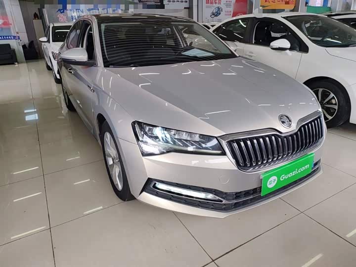Фото 4 - Skoda Superb