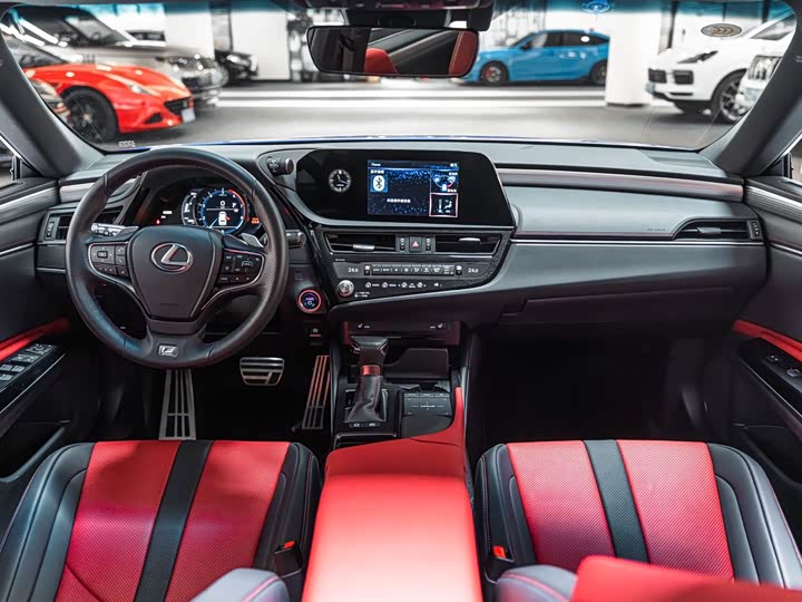 Фото 6 - Lexus ES