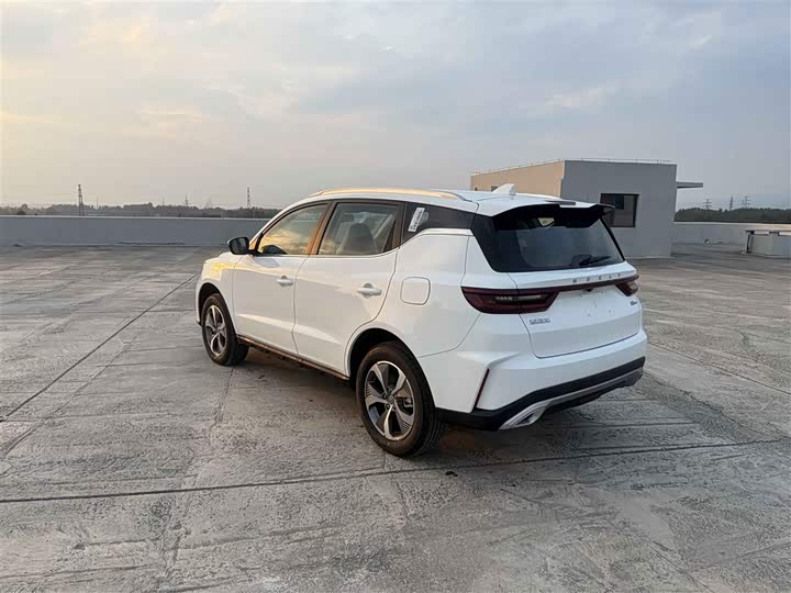 Фото 7 - Geely Okavango Pro