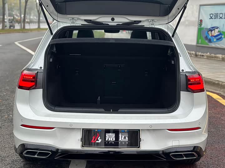 Фото 22 - Volkswagen Golf