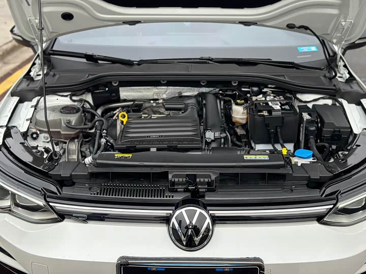 Фото 23 - Volkswagen Golf