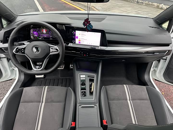 Фото 9 - Volkswagen Golf