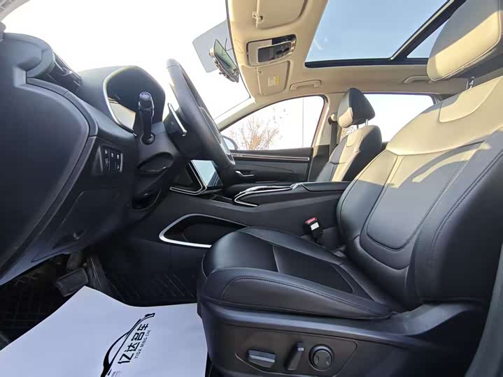 Фото 10 - Hyundai Tucson L