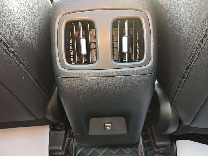 Фото 11 - Hyundai Tucson L