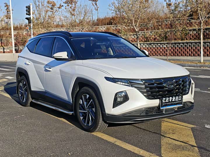 Фото 3 - Hyundai Tucson L