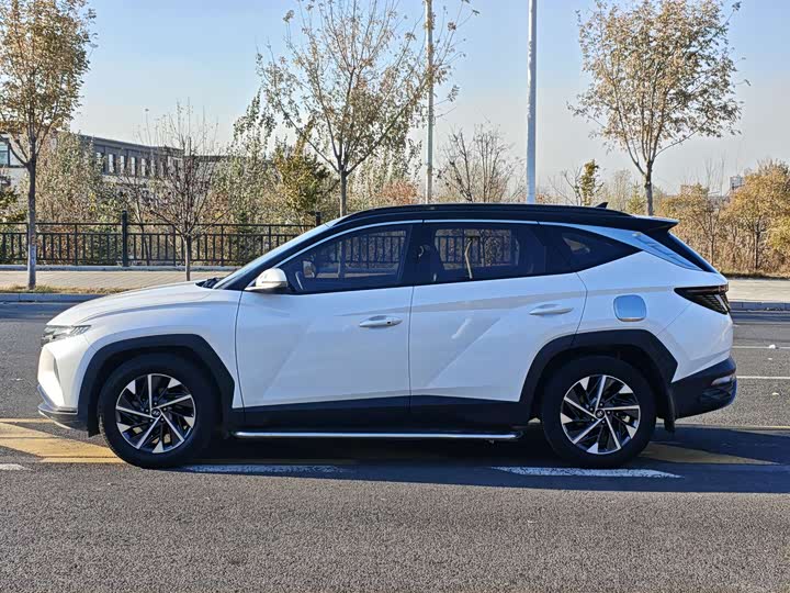 Фото 4 - Hyundai Tucson L