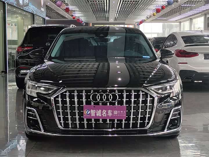 Фото 2 - Audi A8