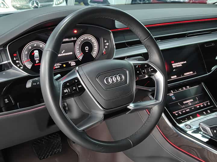 Фото 3 - Audi A8