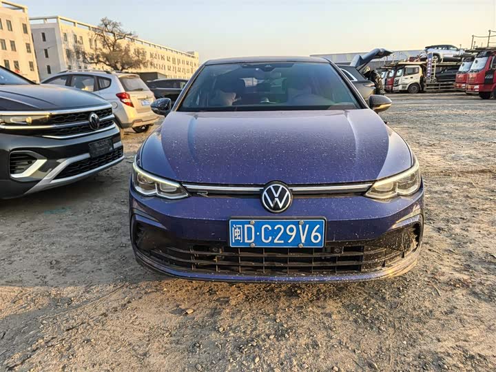 Фото 2 - Volkswagen Golf