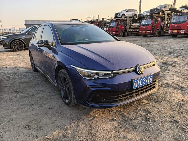 Фото 3 - Volkswagen Golf
