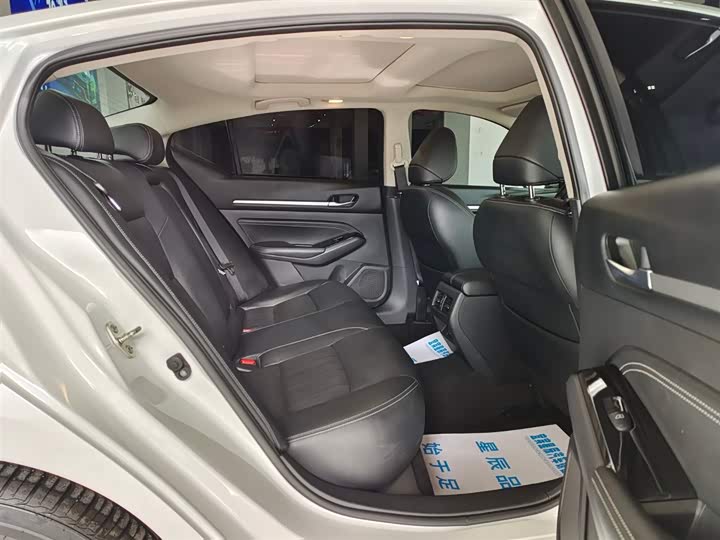 Фото 14 - Nissan Teana