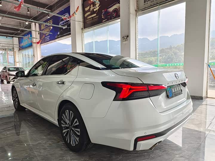 Фото 4 - Nissan Teana