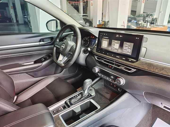 Фото 9 - Nissan Teana