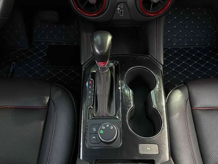 Фото 13 - Chevrolet Blazer