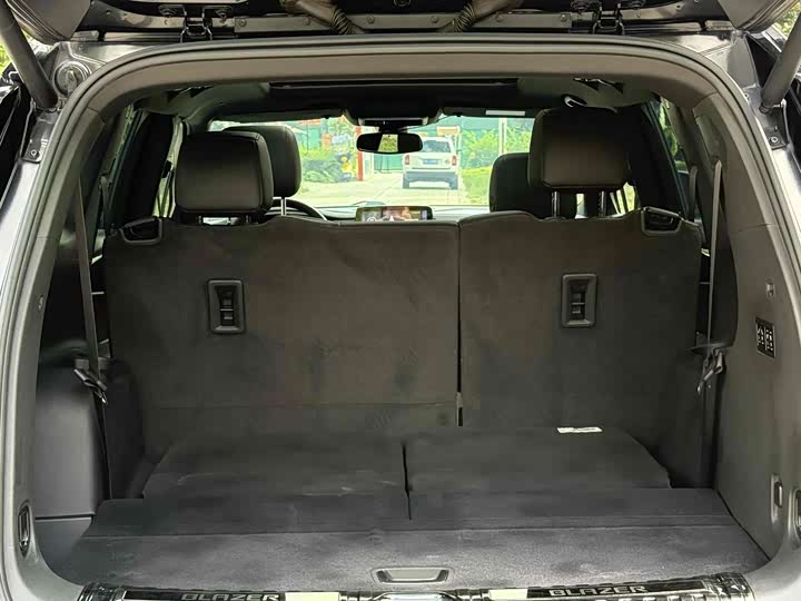 Фото 19 - Chevrolet Blazer