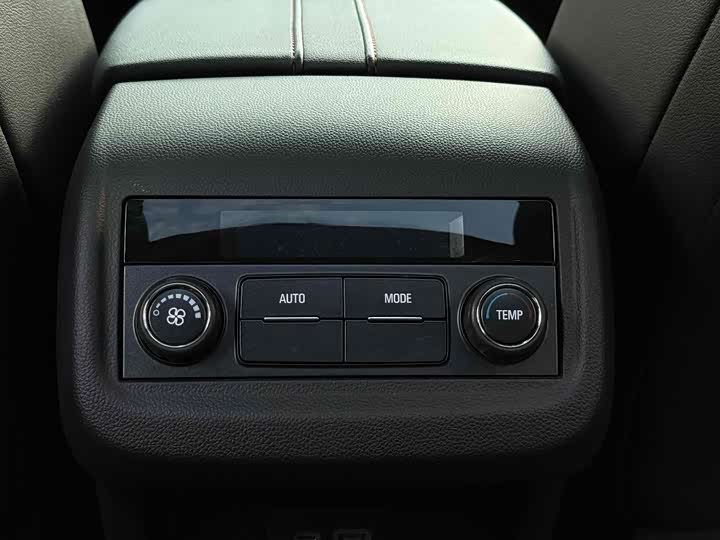 Фото 21 - Chevrolet Blazer