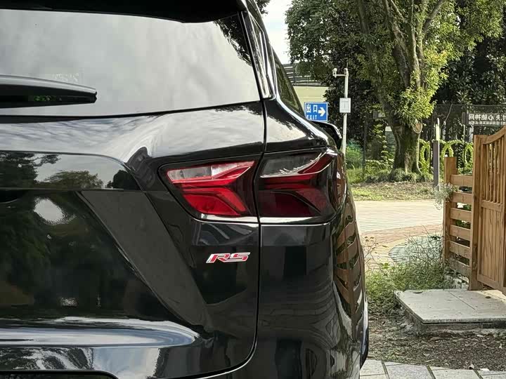 Фото 4 - Chevrolet Blazer