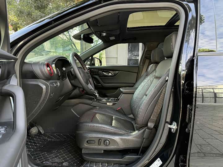 Фото 6 - Chevrolet Blazer