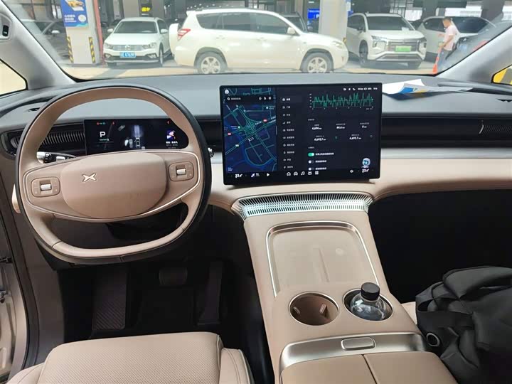 Фото 10 - XPeng X9