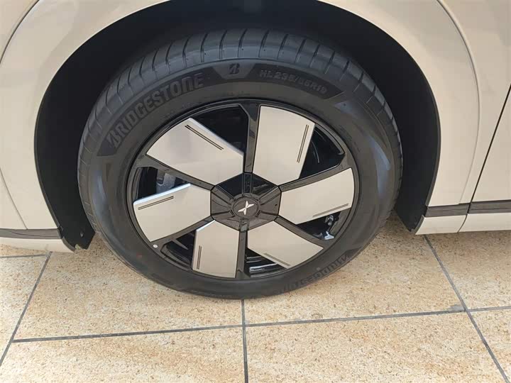 Фото 23 - XPeng X9