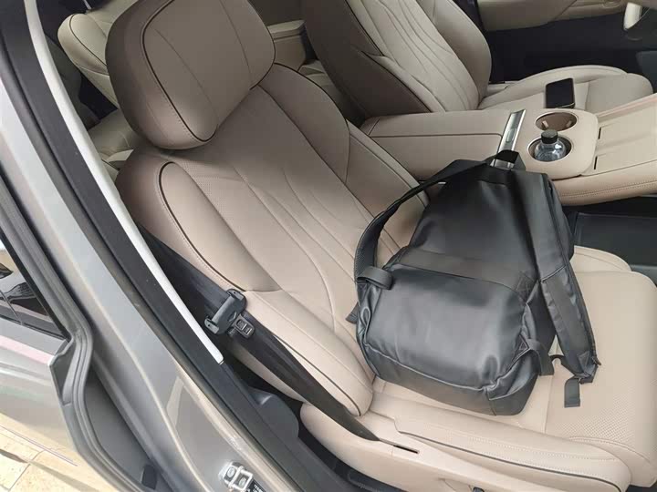 Фото 25 - XPeng X9