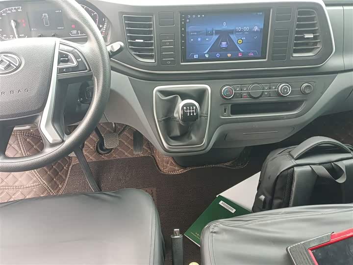 Фото 13 - Maxus V80