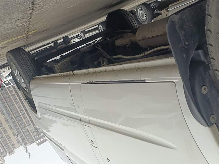 Фото 22 - Maxus V80