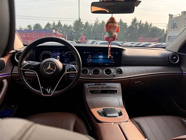 Photo 6 - Mercedes-Benz E-Class