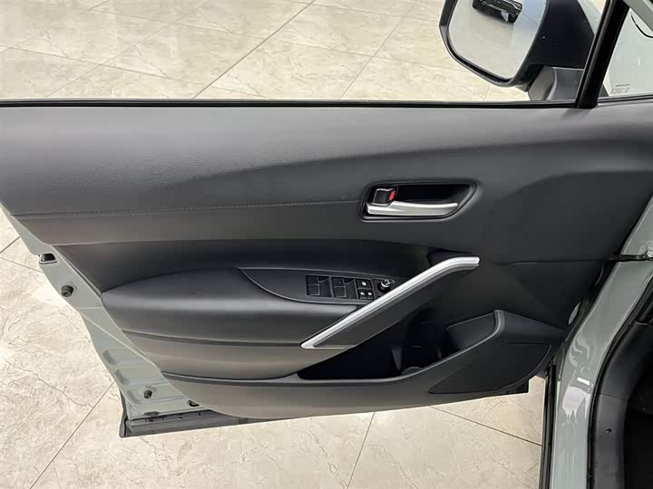 Фото 10 - Toyota Corolla Cross