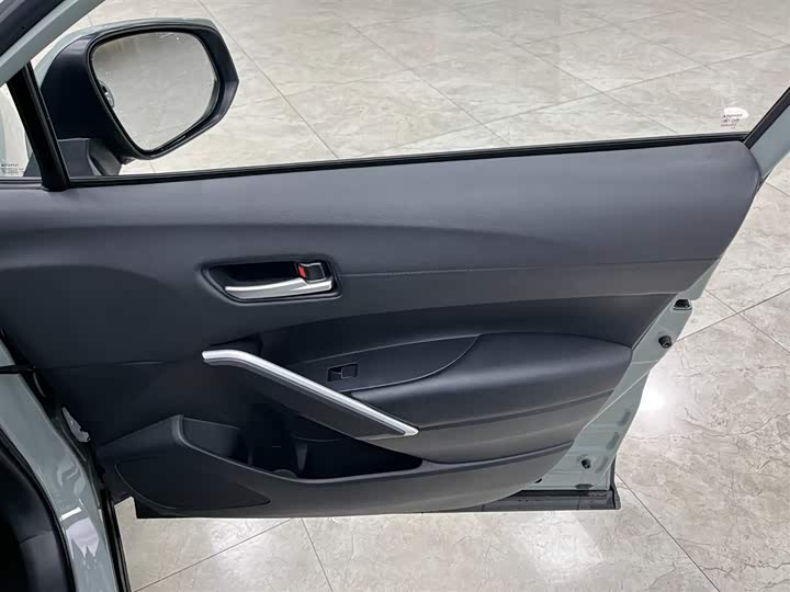 Фото 12 - Toyota Corolla Cross