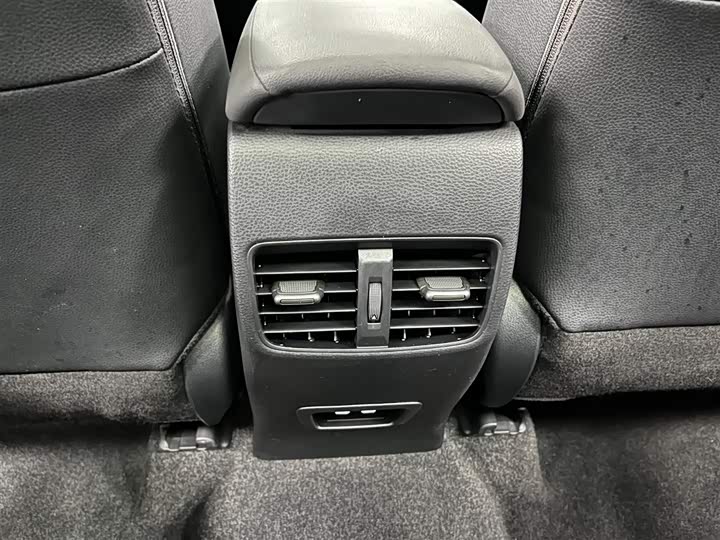 Фото 15 - Toyota Corolla Cross