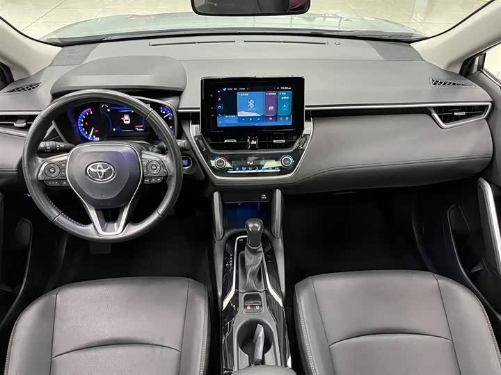 Фото 2 - Toyota Corolla Cross