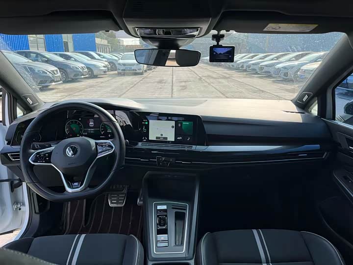 Фото 3 - Volkswagen Golf