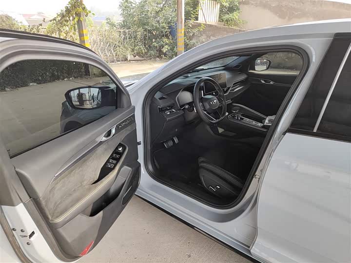 Фото 13 - Geely Preface