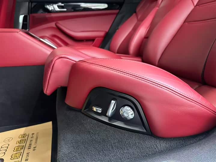 Фото 11 - Porsche Panamera