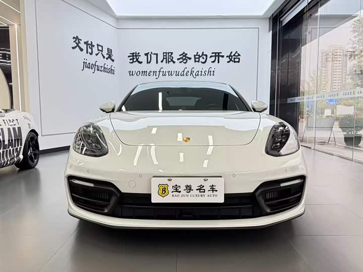 Фото 2 - Porsche Panamera