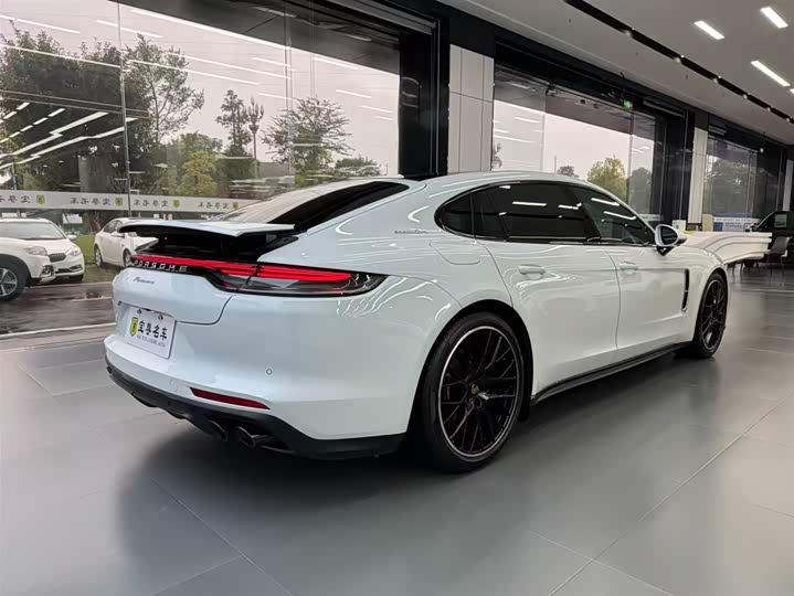 Фото 4 - Porsche Panamera
