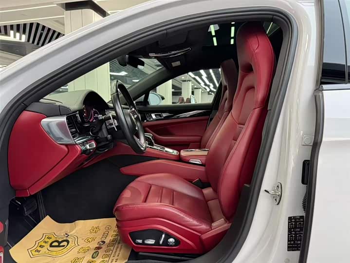 Фото 7 - Porsche Panamera