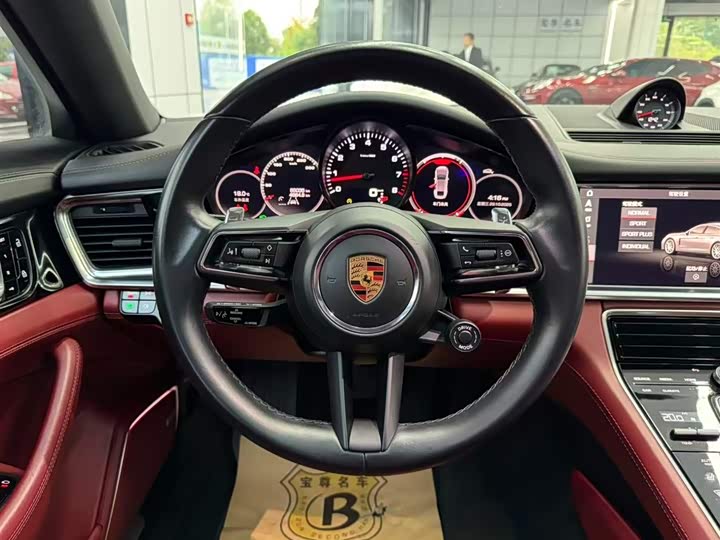 Фото 9 - Porsche Panamera