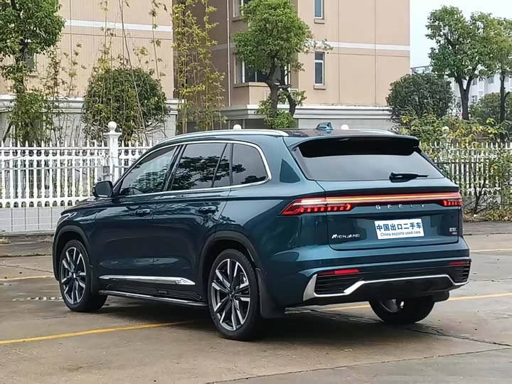 Фото 15 - Geely Monjaro