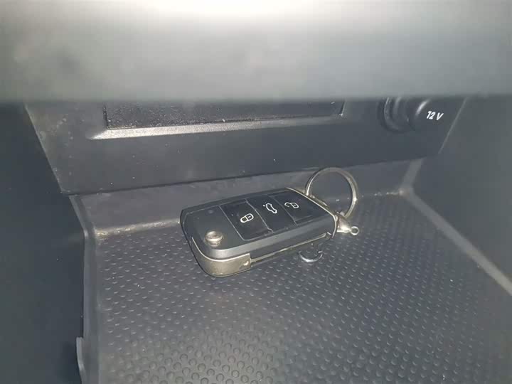 Фото 9 - Volkswagen Tiguan L Pro