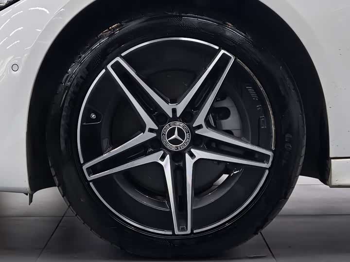 Фото 19 - Mercedes-Benz C-Class