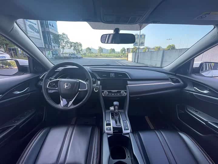 Фото 12 - Honda Civic