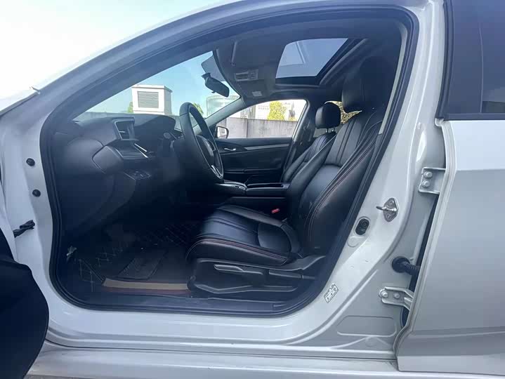 Фото 8 - Honda Civic