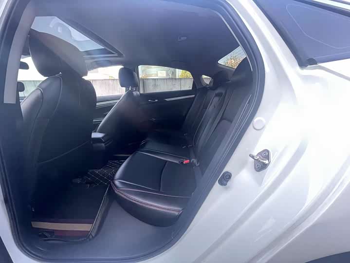 Фото 9 - Honda Civic