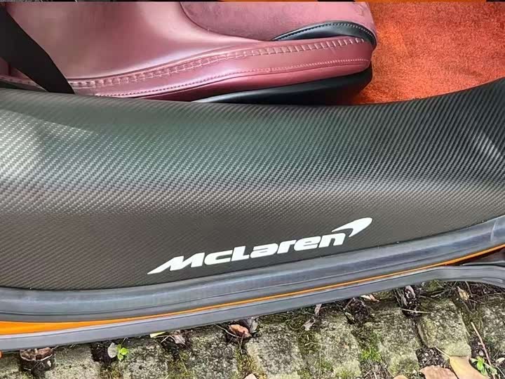 Photo 10 - McLaren GT