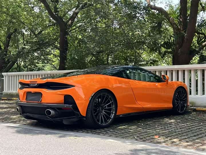 Photo 4 - McLaren GT