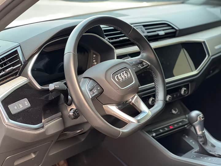 Фото 5 - Audi Q3